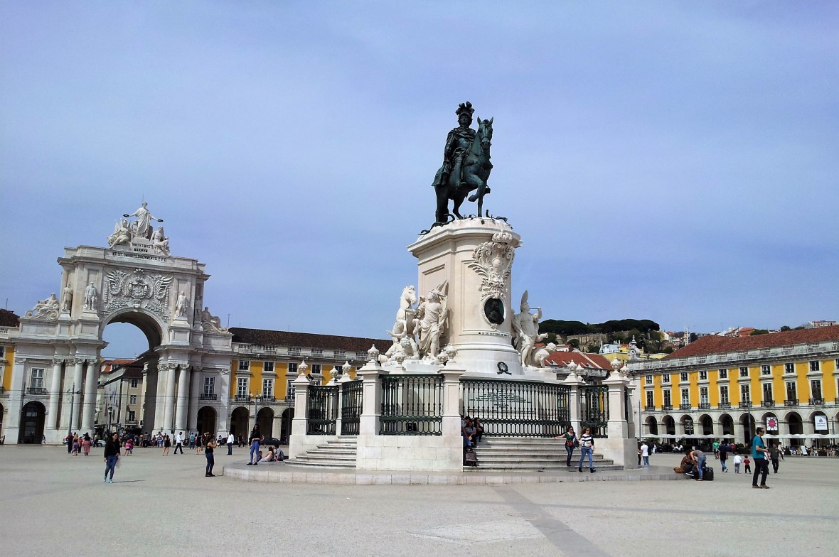 Portugal - Lisbonne - Praça do comercio (2)